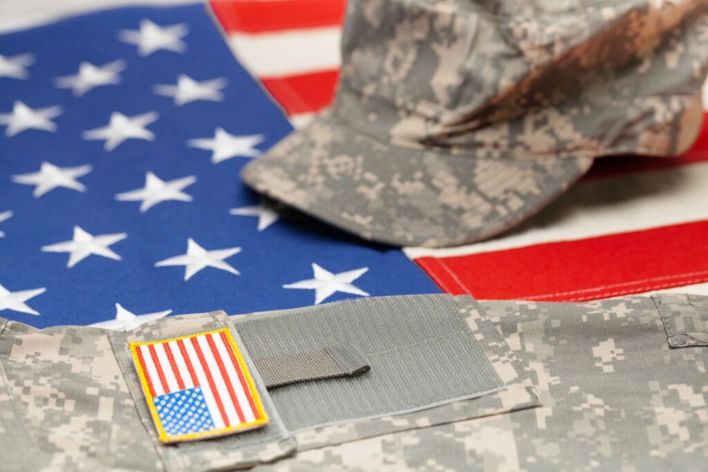 A uniform of a soldier with US flag